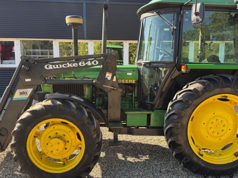John Deere 2850