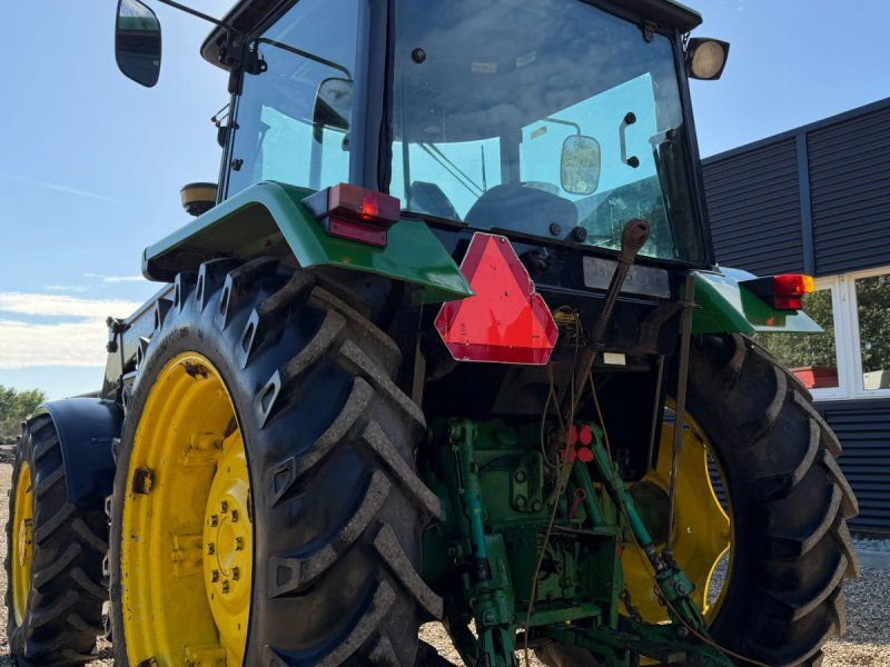 John Deere 2850