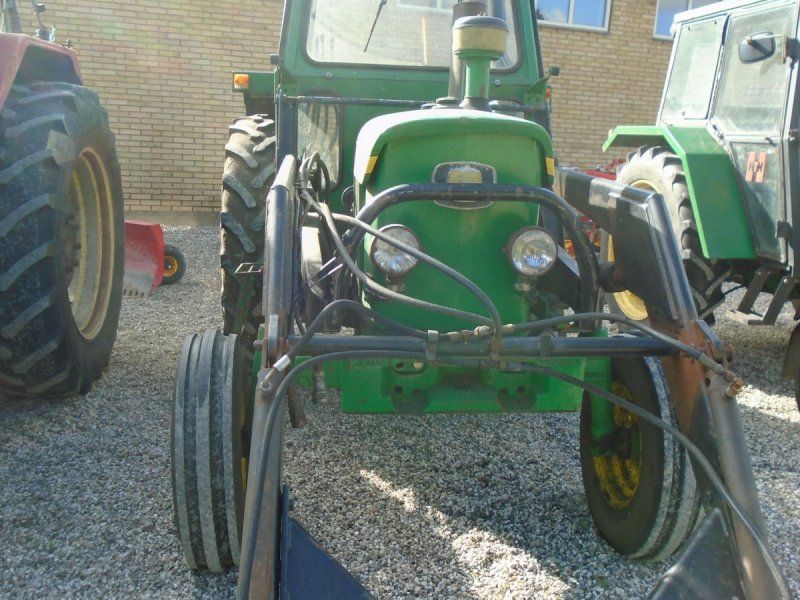 John Deere 2130