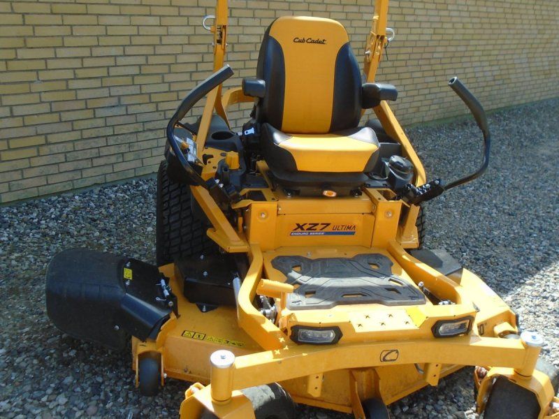 Cub Cadet XZ7 152I Demo Maskine kørt 19 Timer