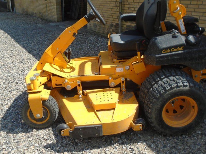 Cub Cadet PRO Z9 183 ID Demo kørt 8 Timer