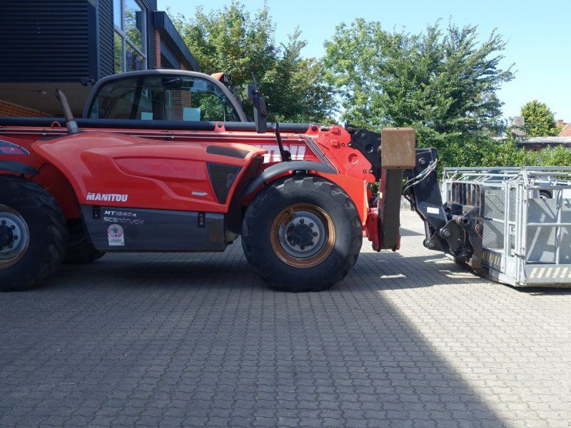Manitou MT 1840A ST3B // MED KURV OG FJERNBETJENING