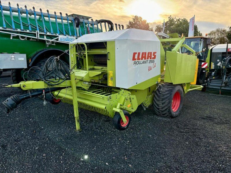 Claas ROLLANT 255 RC UNIWRAP, Presse