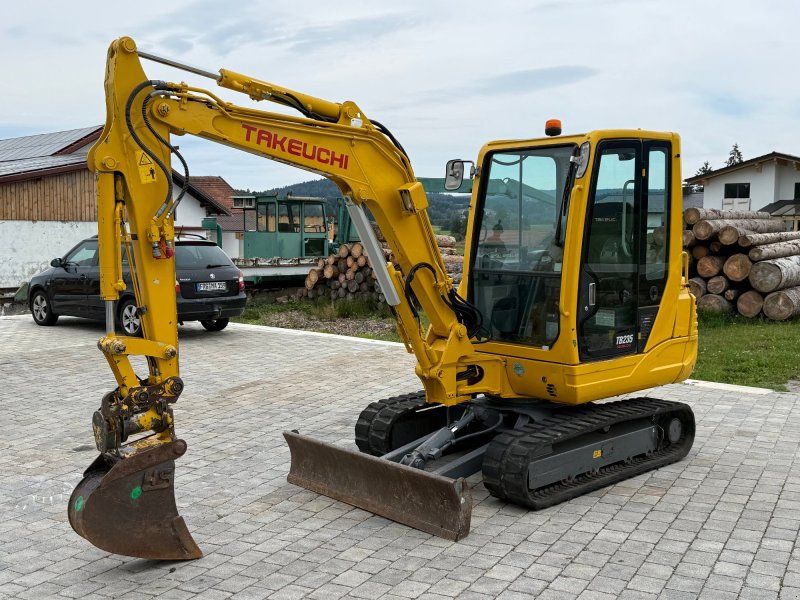 Takeuchi TB 235