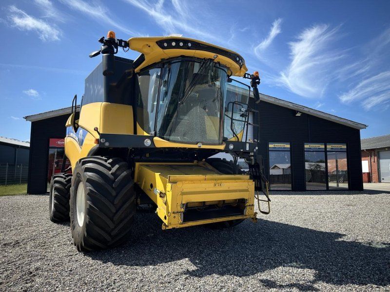 New Holland CH7.70 S