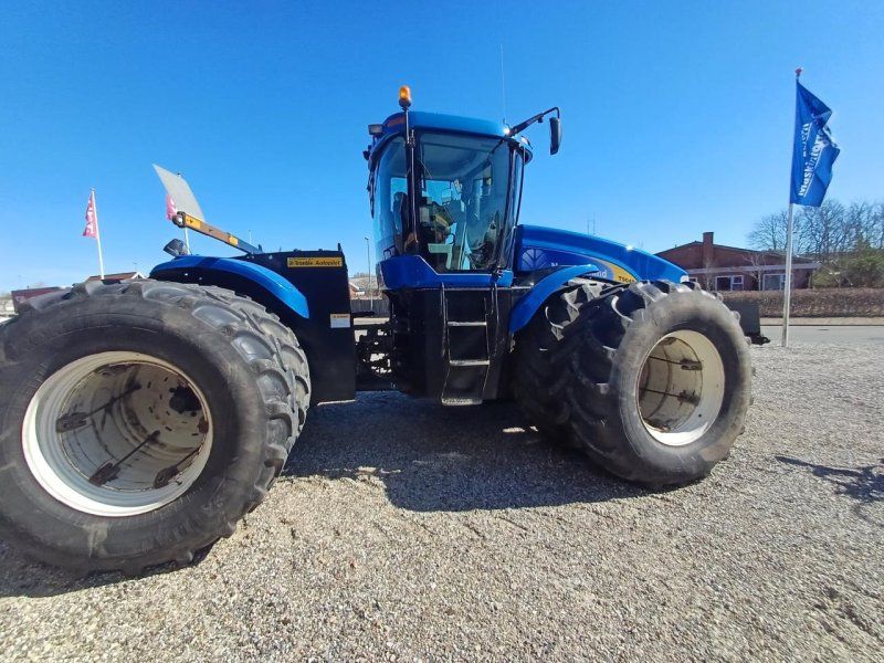 New Holland T9040