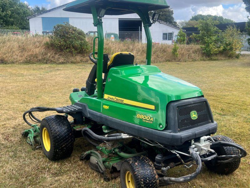 John Deere 8800 TerrainCut 8800A