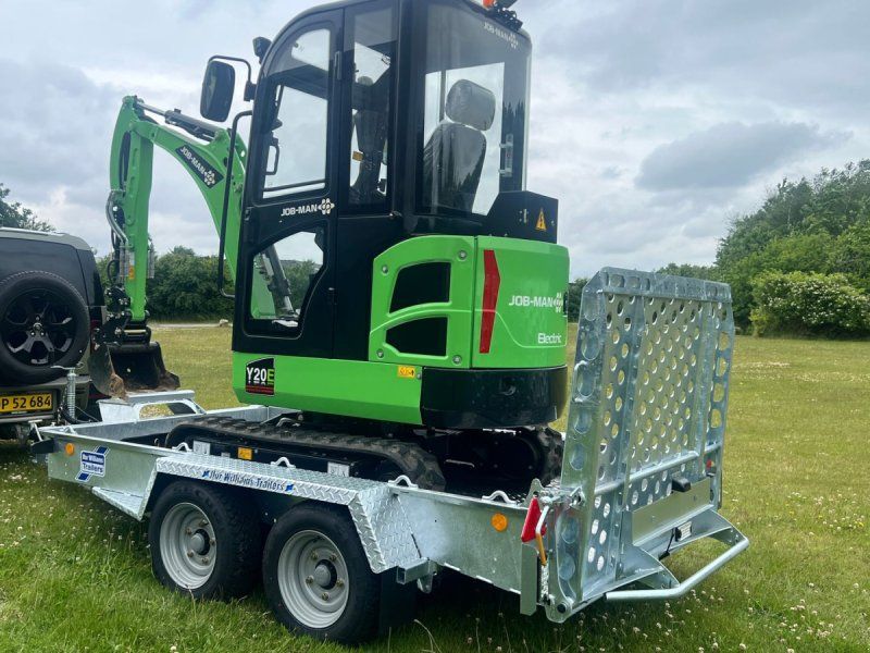 MAN Y20E med Williams trailer