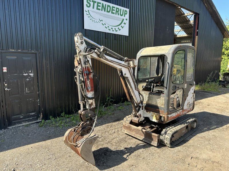 Bobcat 323