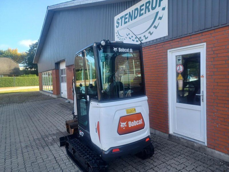 Bobcat E17