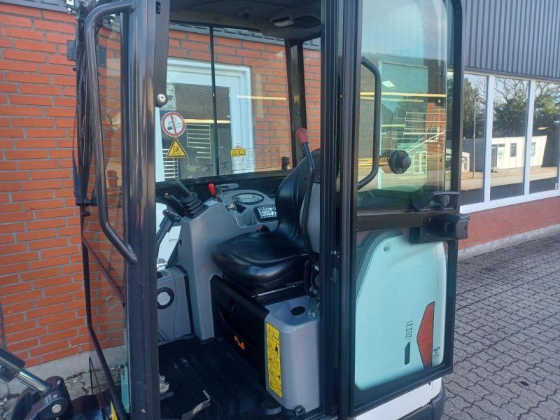 Bobcat E17