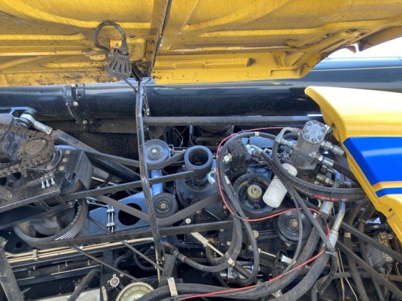 New Holland CR9.90