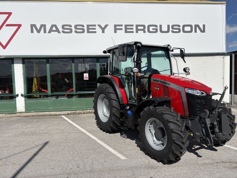 Massey Ferguson 5M.95