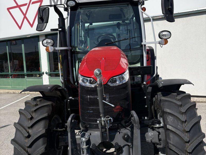 Massey Ferguson 5M.95