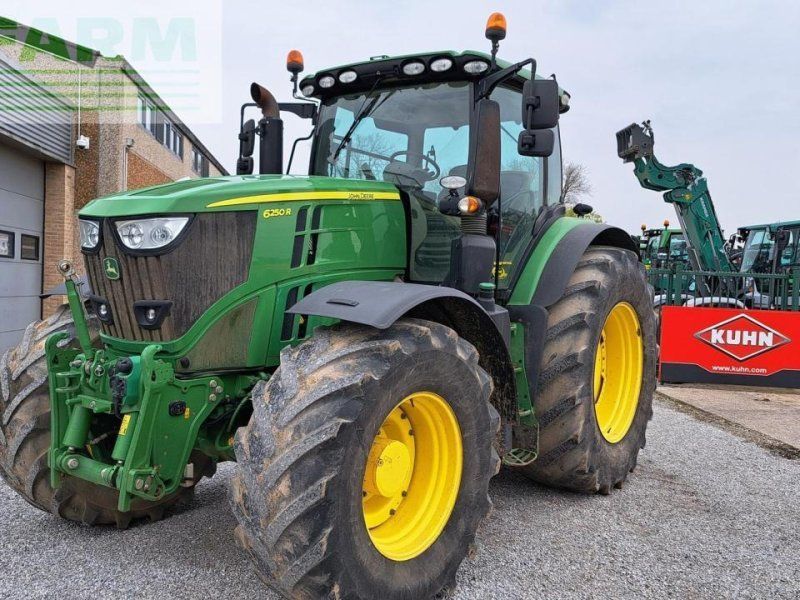 John Deere 6250R