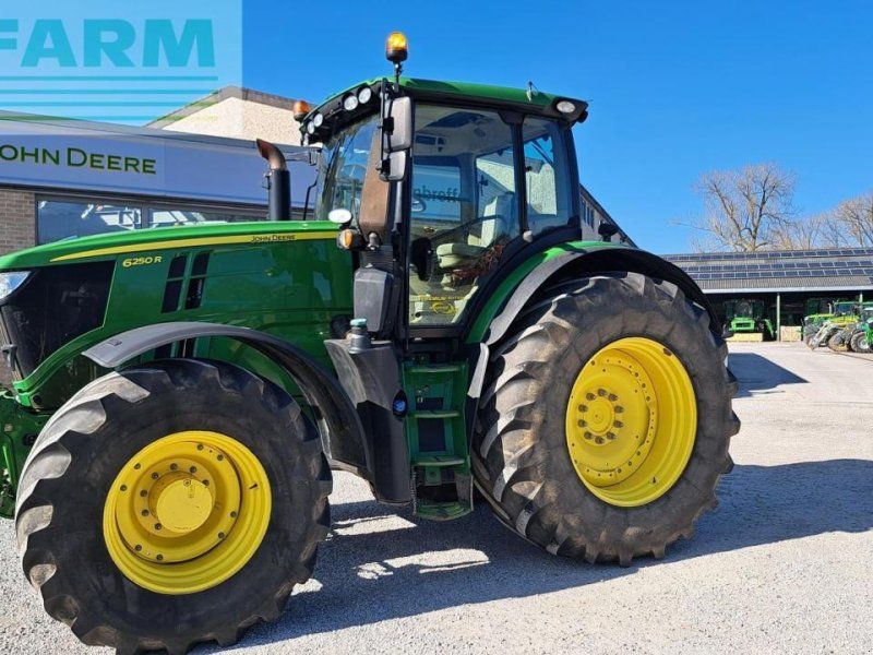 John Deere 6250R