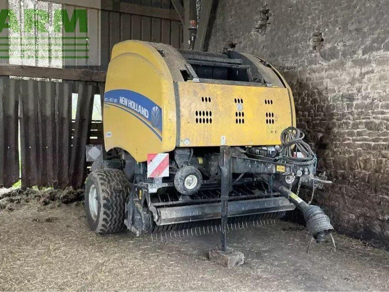 New Holland roll-belt 180 superfeed