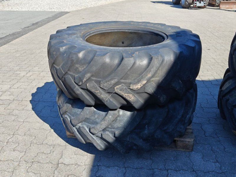 Goodyear 440/80R28
