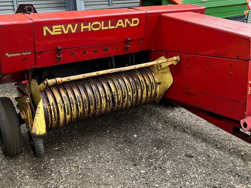 New Holland 276