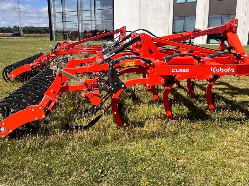 Kubota CU3301