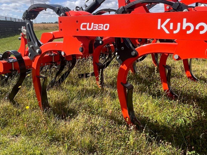 Kubota CU3301