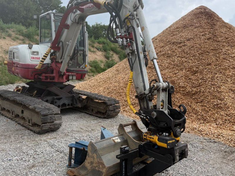 Takeuchi TB260 TB260 Levelizer