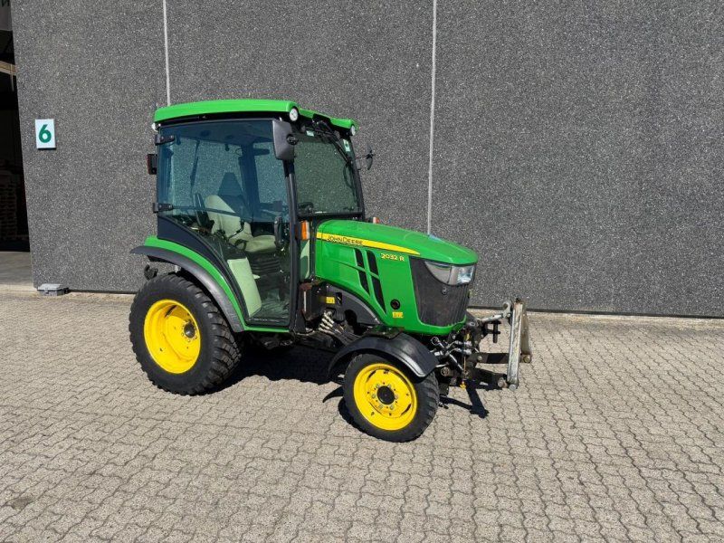 John Deere 2032R