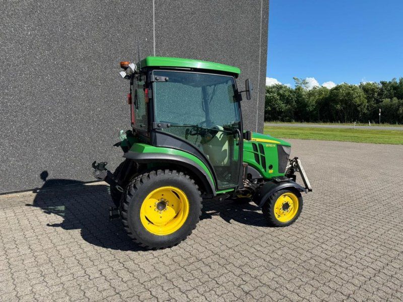John Deere 2032R