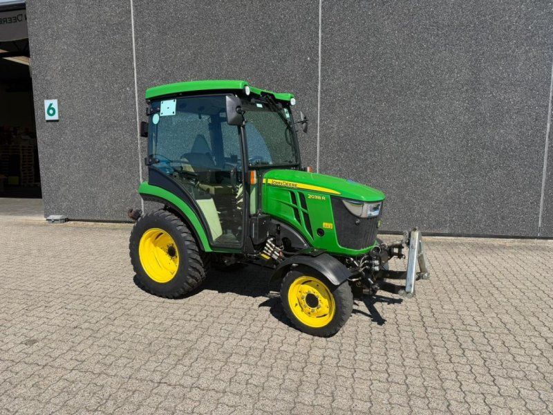 John Deere 2038R