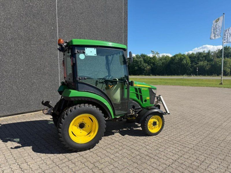 John Deere 2038R