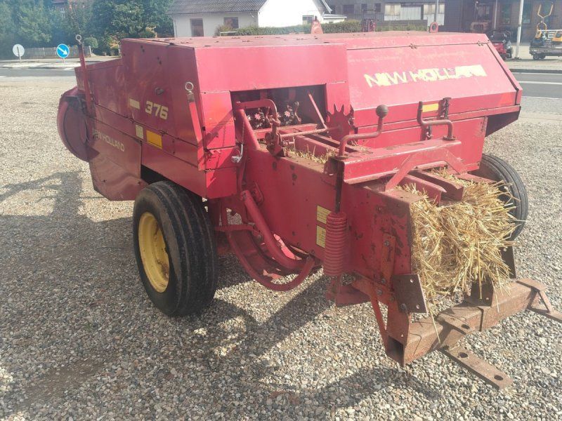 New Holland 376