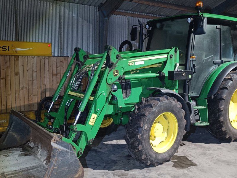 John Deere 5070M med frontlæsser fra 2013