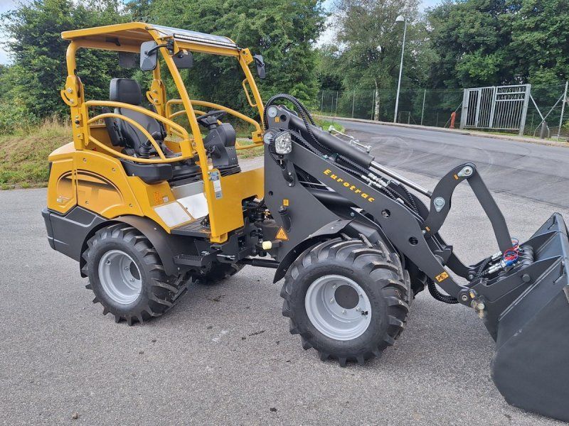 Eurotrac W12S mellem tårn