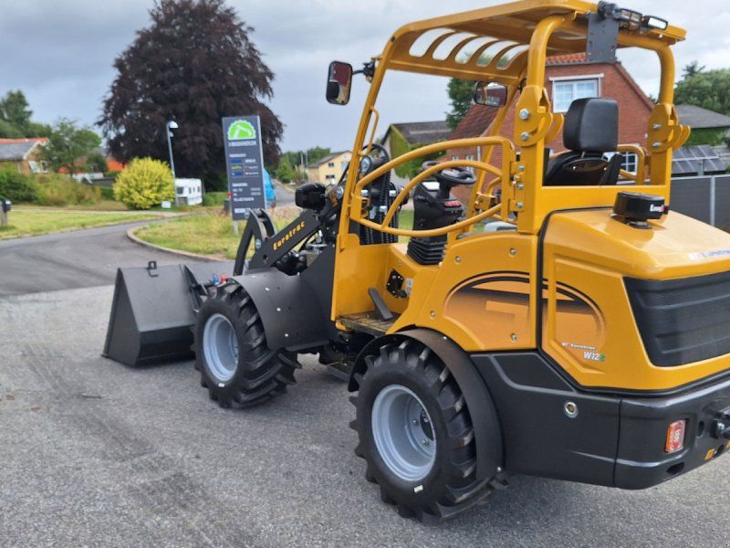 Eurotrac W12S mellem tårn