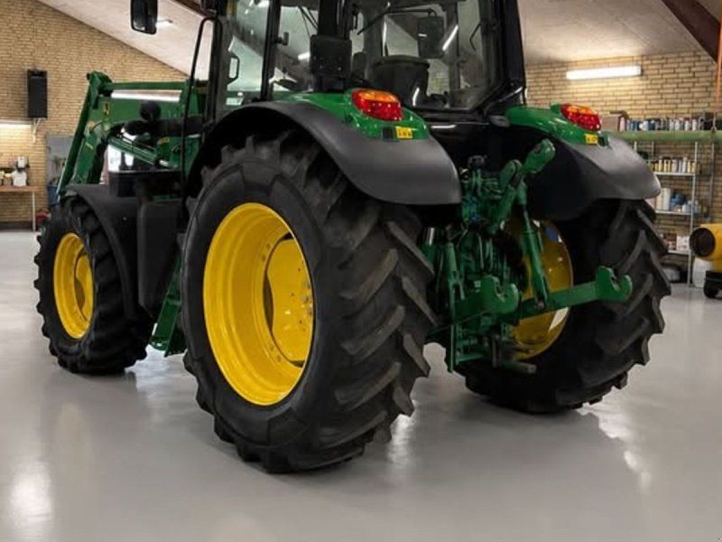 John Deere 6125M