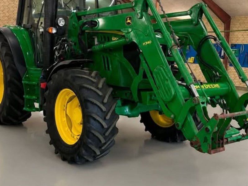 John Deere 6125M