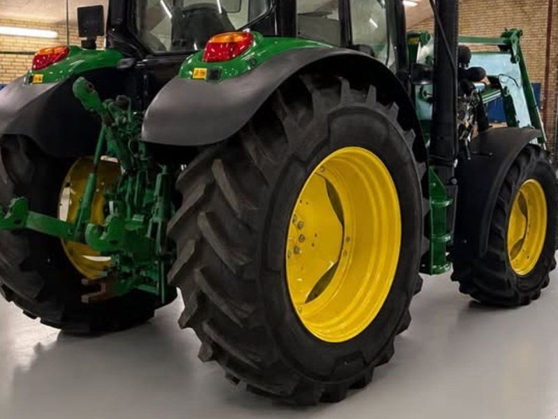 John Deere 6125M