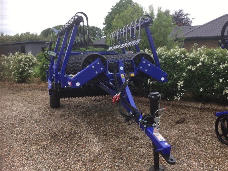 Dalbo Minimax 830 med 55 cm ringe og hydraulisk lamelplanke på.