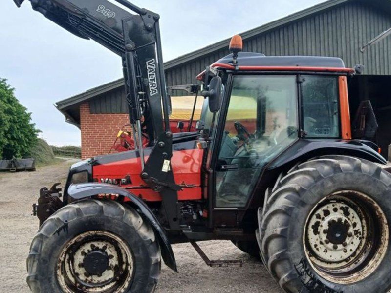 Valtra A95 4 WD med frontlæsser og frontlift