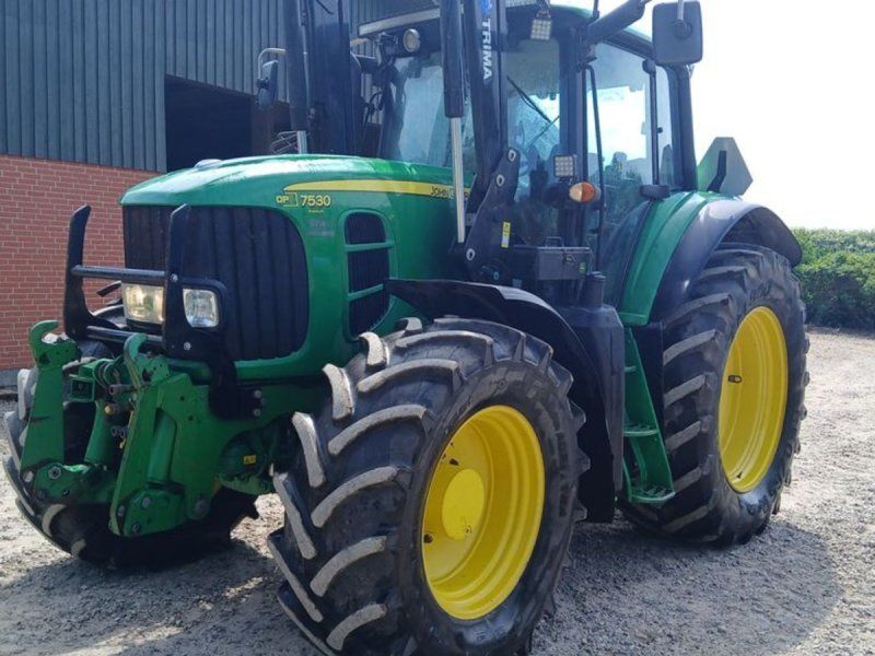 John Deere 7530 Auto Quard med frontlæsser og frontlift