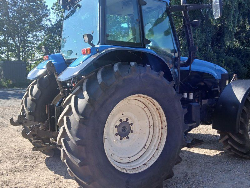 New Holland TM 150 med frontlift og Range Command gearkasse