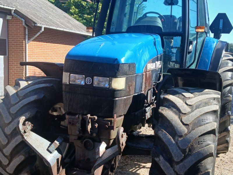 New Holland TM 150 med frontlift og Range Command gearkasse