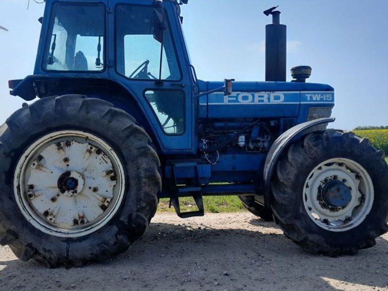 Ford TW 15 Q Cab 4 WD