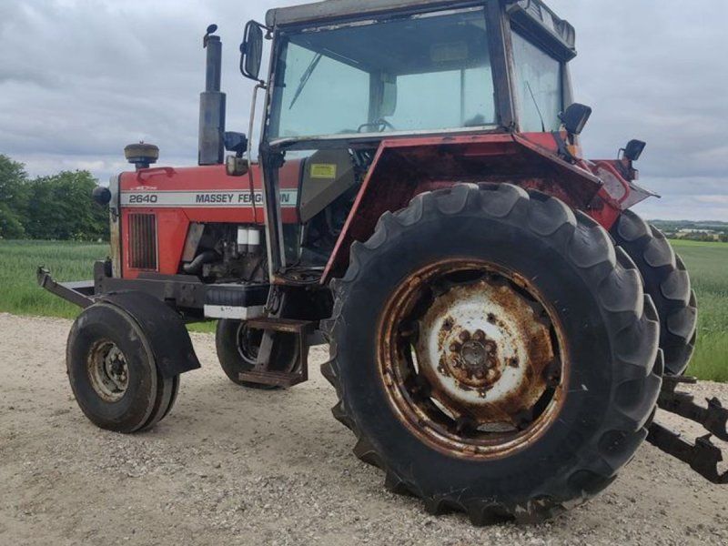 Massey Ferguson 2640 med frontlift