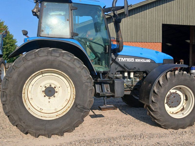 New Holland TM 165 med Frontlift og Pto