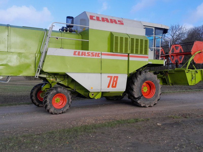 John Deere SMÅBALLE PRESSER og MEJETÆRSKER Claas MARKANT,DOMINATOR 342,3