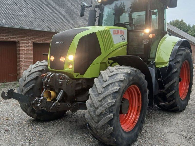 Claas AXION 840 C-Matic med frontlift og front pto.