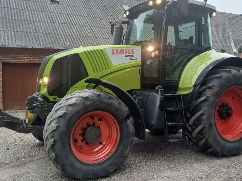 Claas AXION 840 C-Matic med frontlift og front pto.