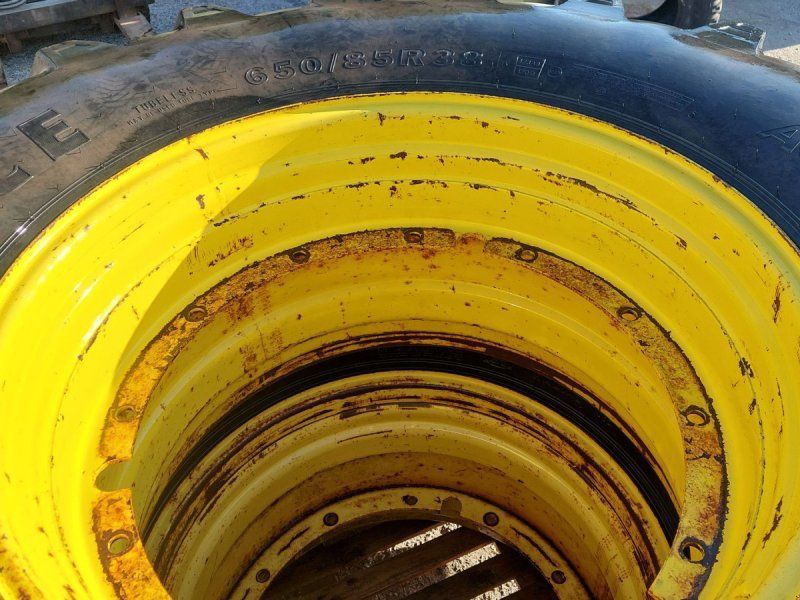 Alliance 650/85R38