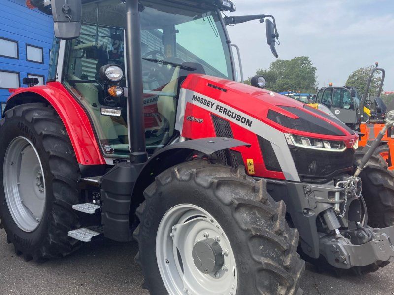 Massey Ferguson 5S.145 clusive Dyna-6 clusive